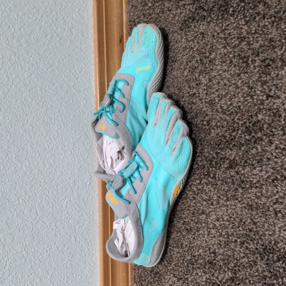 Mint Blue Size 37 Size 6.5 Vibram Five Fingers